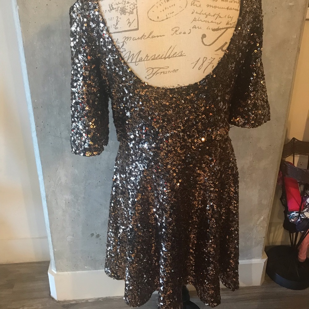 French Connection Gold Sequin Dress! - Picture 4 of 7